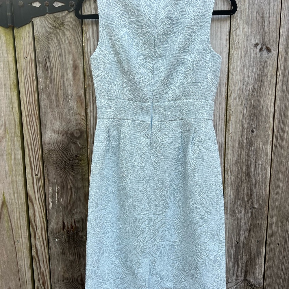 TAHARI Arthur S Levine Light Ice Blue Embossed Sleeveless Shift Dress Women’s 2 - Picture 8 of 10
